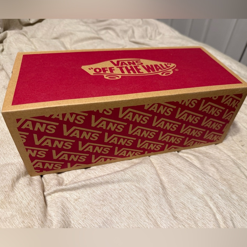 NWT Vans - Picture 2 of 4